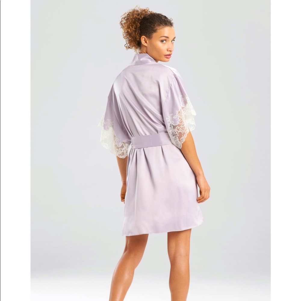 NWT Natori Feather Lace Trim Satin Robe